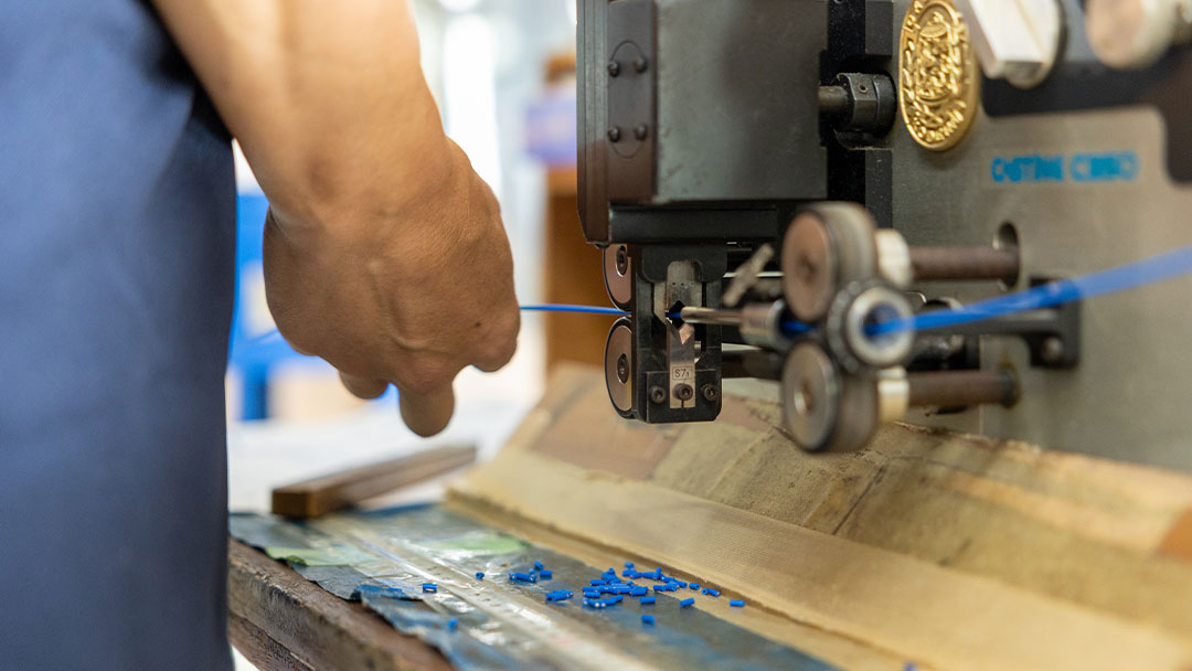 ワイヤーハーネス製造-カット