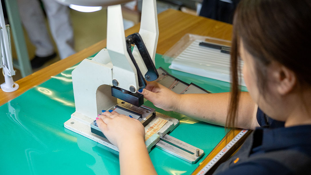 ワイヤーハーネス製造-圧接